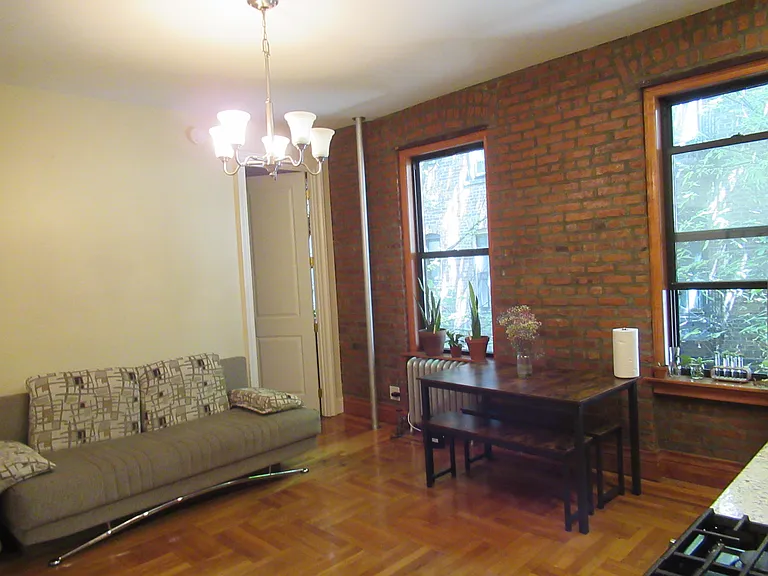 1647 Union St #4B — Photo 4