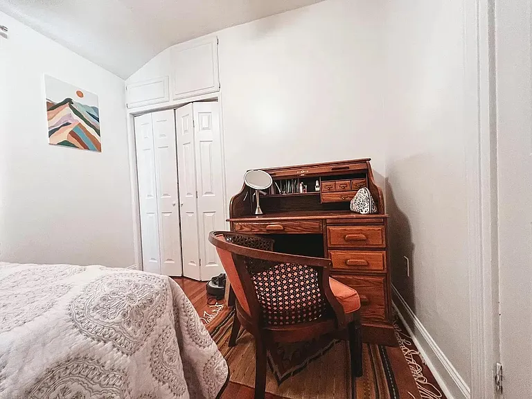 300 Augusta St — Photo 11
