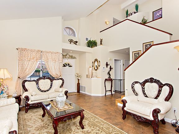 5th image of 10414 Cinnabar Ct