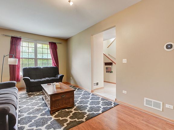 5th image of 18544 Dearborn Ct