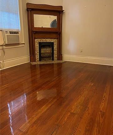 2nd image of 1140 Octavia St #C
