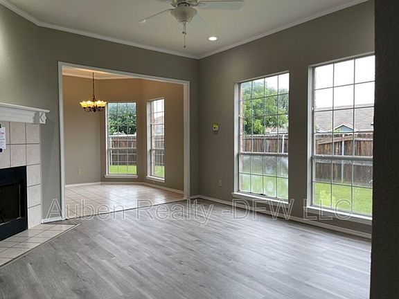 2nd image of 815 Valleybrooke Dr
