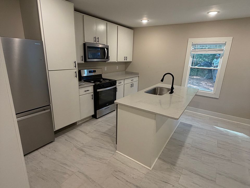 1st image of 1618 3rd Ave