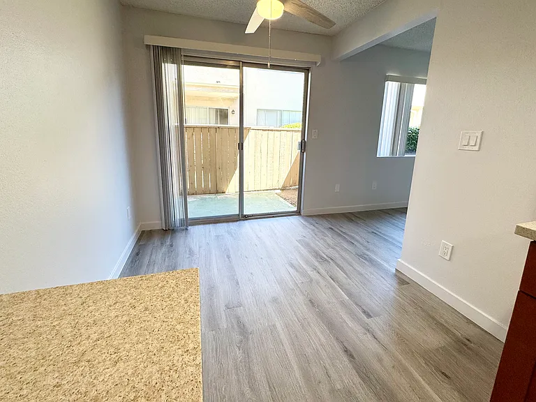 Monterey Apartments — Photo 7