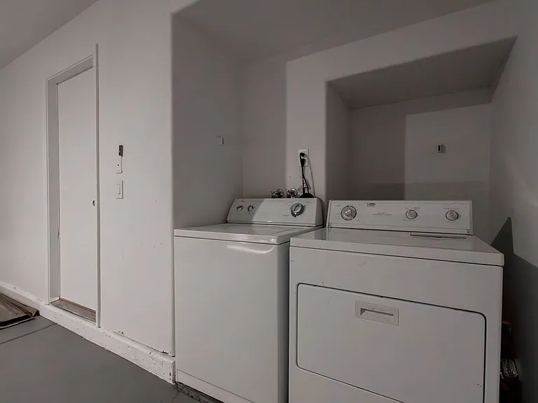 2095 Betty Davis St — Photo 14