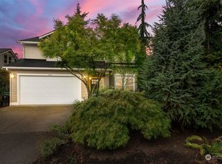 3215 NE 89th St, Seattle, WA 98115