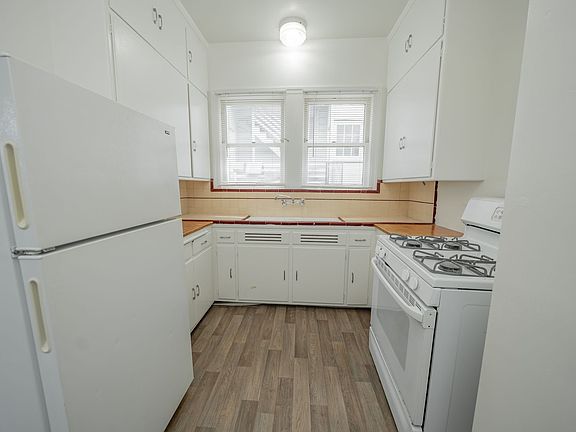 5th image of 468 41st St APT D