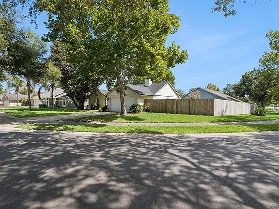 3rd image of 1058 MCKINNON AVENUE