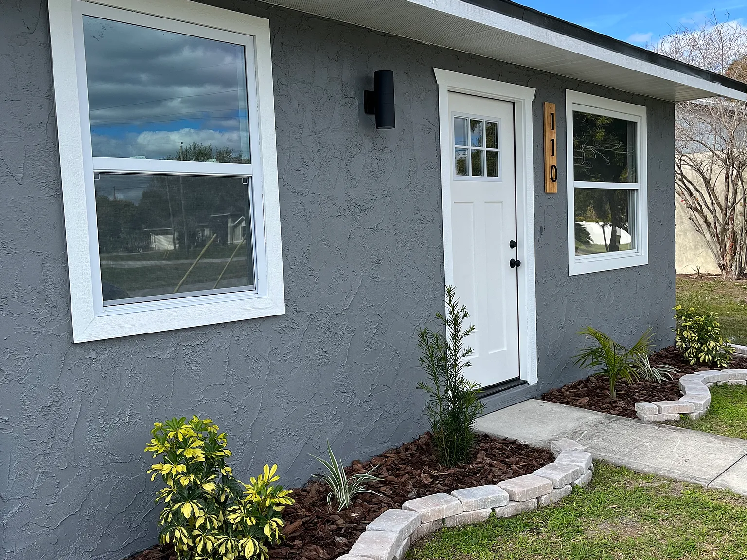 2 bed, 850 sqft, $1,800 — Photo 1