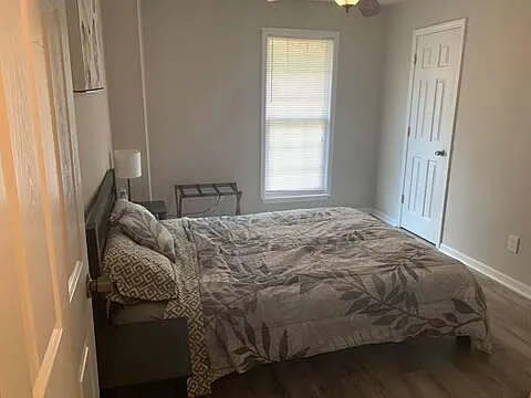327 Oak Lake Dr — Photo 8