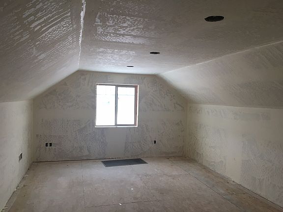4th image of 2723 S Seabiscuit Dr