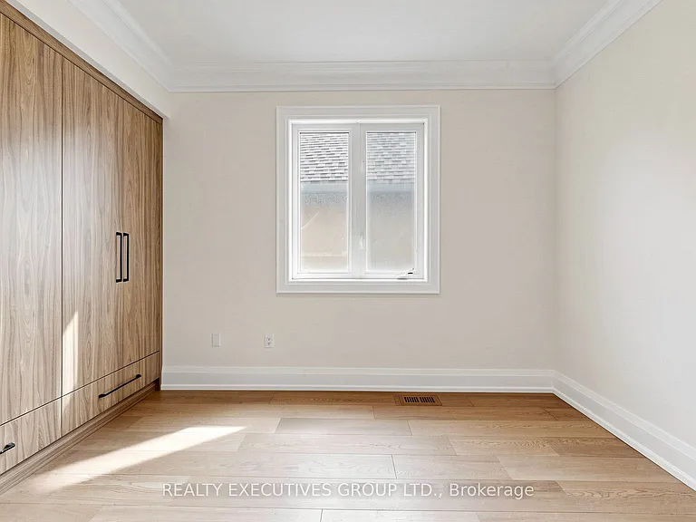 8 Limelight St — Photo 41