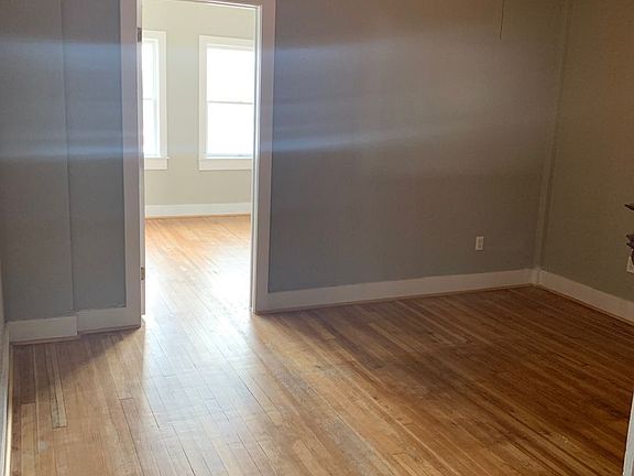 3rd image of 132 S Main #9