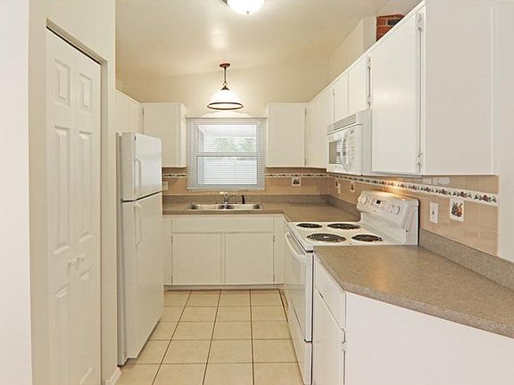 2nd image of 2600 Briana Ct