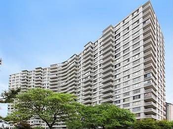 5th image of 2100 Linwood Ave APT 15C