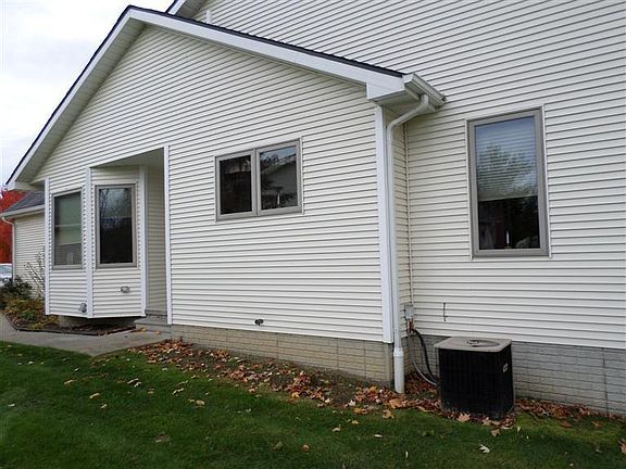 5th image of 9259 Monica Dr