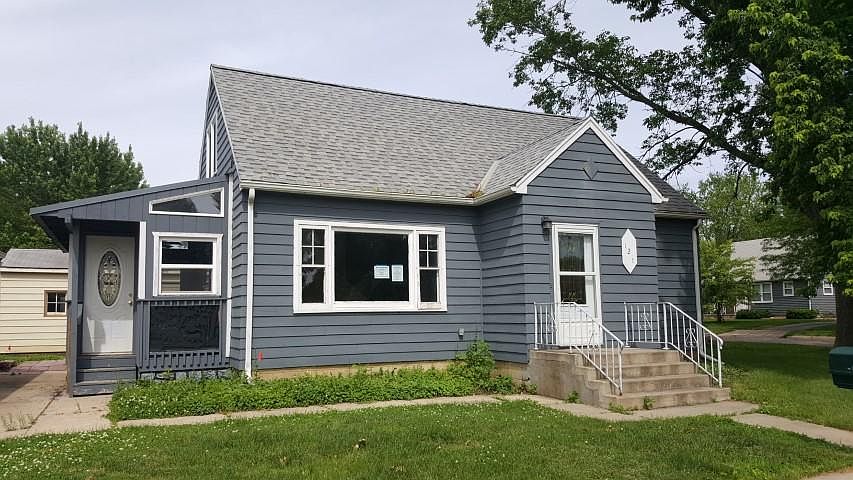 1st image of 121 N 17th St