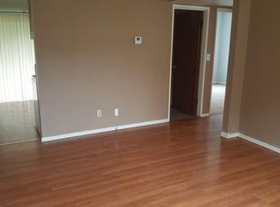 1107 W James Blvd APT 1, Saint James, MO 65559