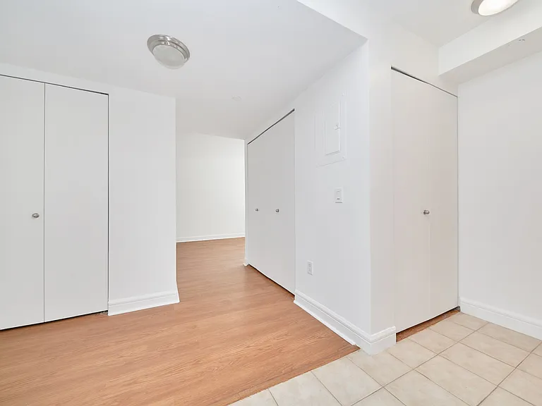 160 Riverside Blvd #12F — Photo 10