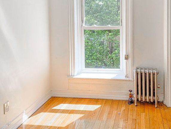 4th image of 397 Clermont Ave APT 3