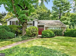 207 Barclay Cir, Cheltenham, PA 19012
