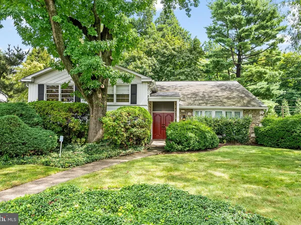 207 Barclay Cir, Cheltenham, PA 19012