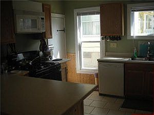 3rd image of 21 Harvey Ave