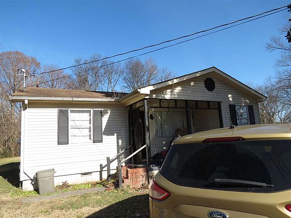 4th image of 526 Christie St