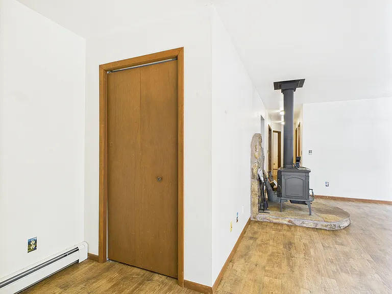 109 Cary Ave — Photo 3