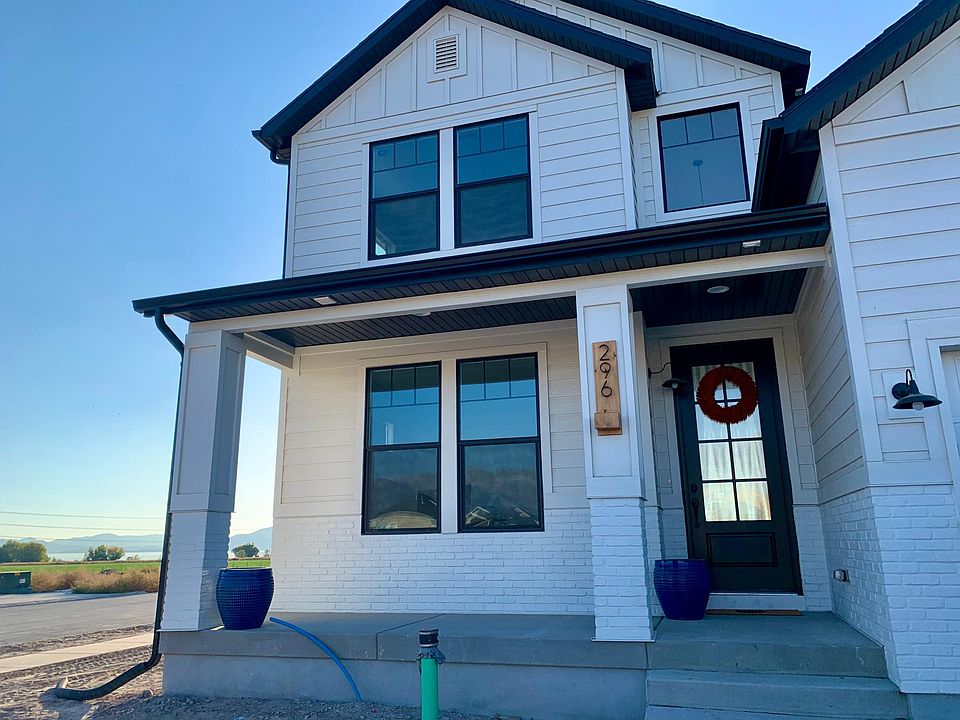 1st image of 296 S Nutmeg Way