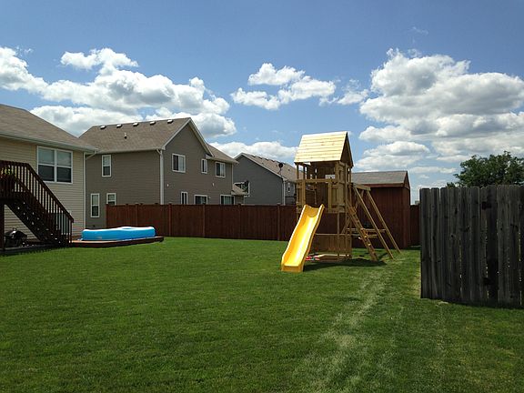 5th image of 805 SE Parker Dr