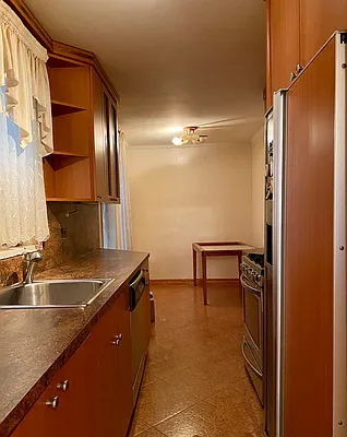 Sold by Hagstrom Management Inc | media 4