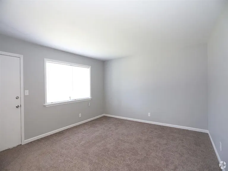 Melrose Place Apartments — Photo 8
