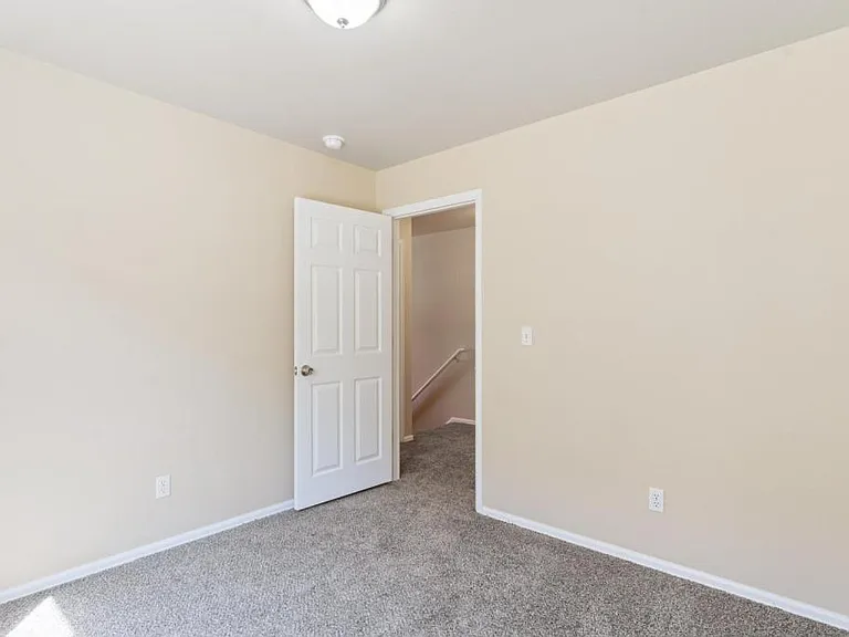 913 Samuel Point — Photo 23