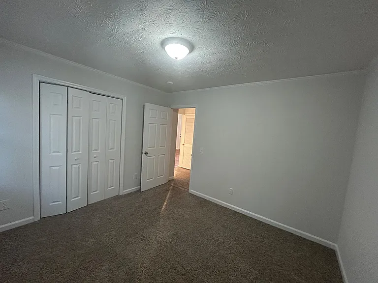 100 Ridgewood Rd — Photo 13