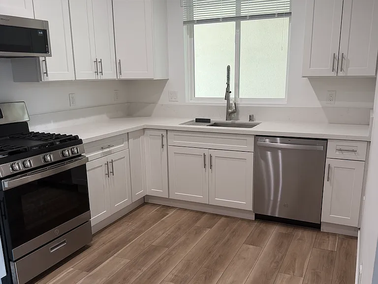 10934 Peach Grove St #201 — Photo 15