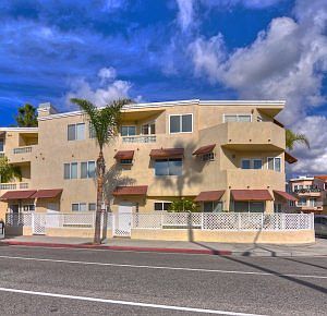 1st image of 1902 W Balboa Blvd