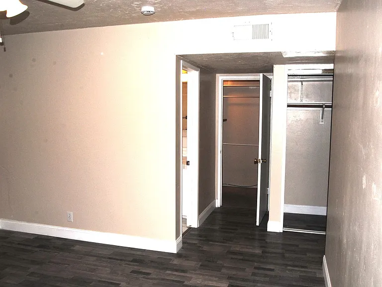 8817 Butternut Ave — Photo 14