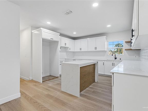 5th image of 1713 N 7th St