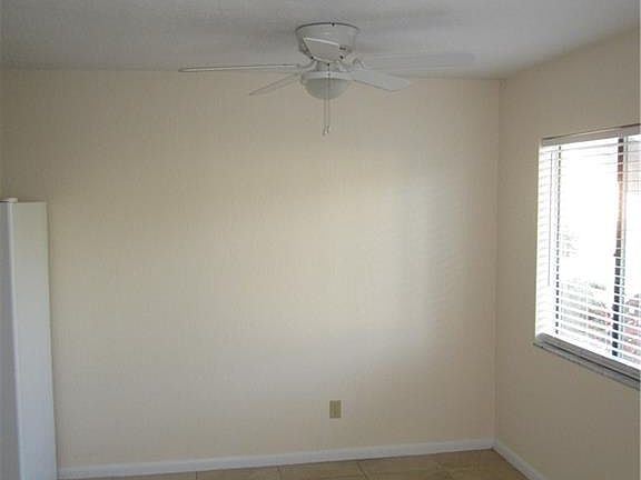 3rd image of 4625 Bayshore Dr APT D5