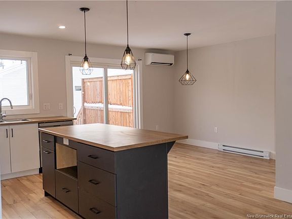 4th image of 102 Norbert St #96