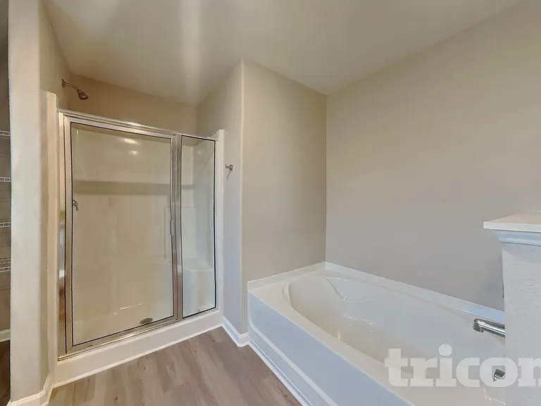 260 Chedworth Dr — Photo 9