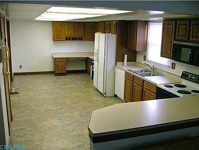 3rd image of 2641 Stoney Way