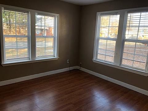 2nd image of 505 Monroe St