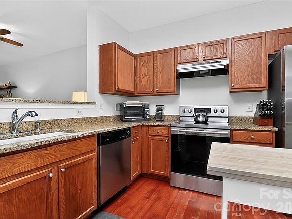 2nd image of 3909 Picasso Ct