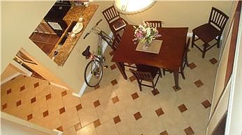 4th image of 2564 Albion Ave