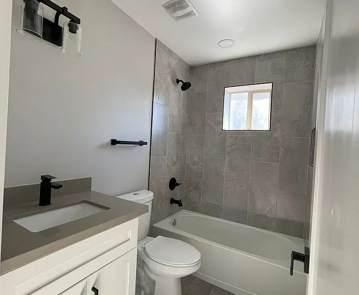 2726 E Culver St #B — Photo 14