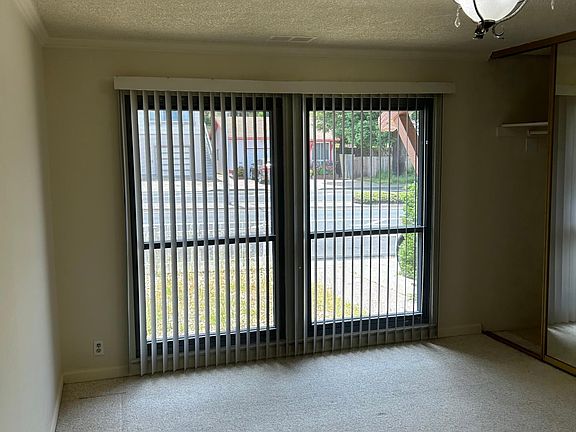 3rd image of 615 Gellert Blvd