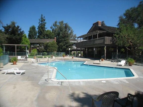 Common Swimming Pool