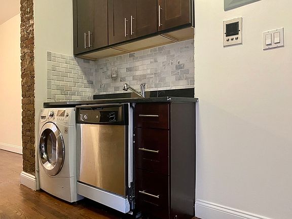 4th image of 213 E 4th St #18